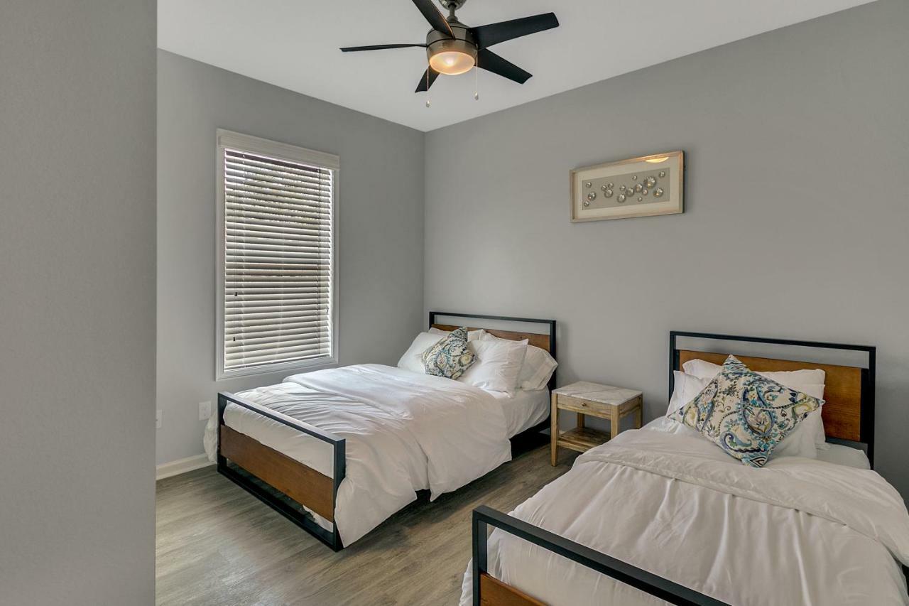 New 3/2 Duplex Minutes From Heart Of Tampa -Unit B Leilighet Eksteriør bilde